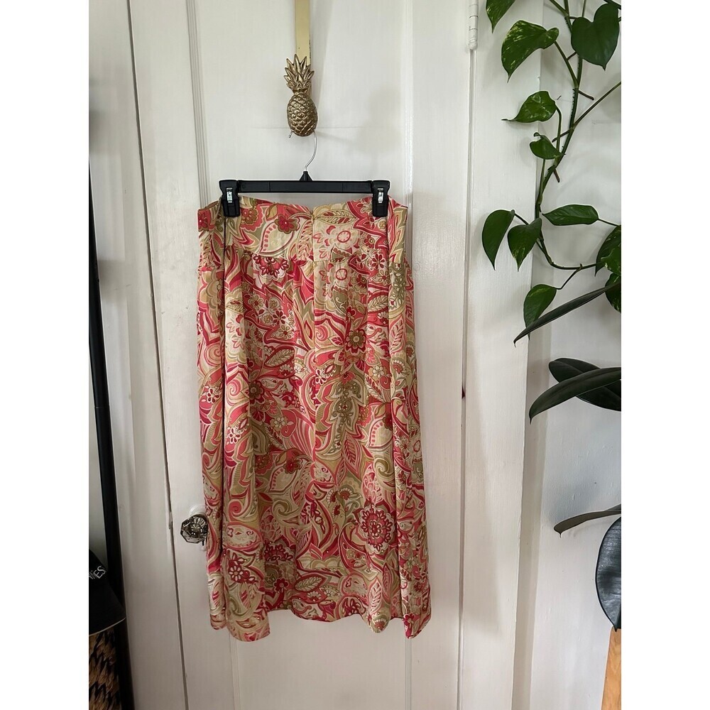 Requirements Women’s size 14 skirt
